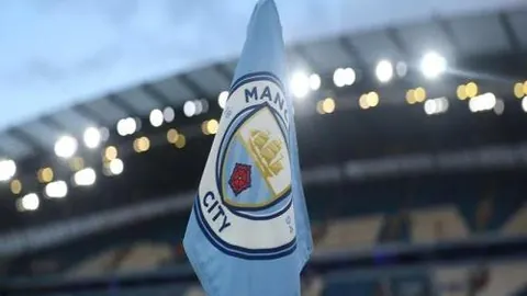 “理查茲基恩详解裁判争议判罚：判决失误应对策略”